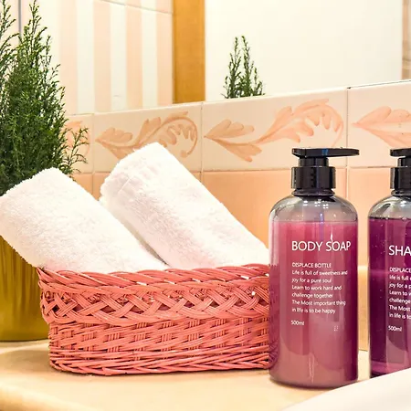 Isola District شقة *