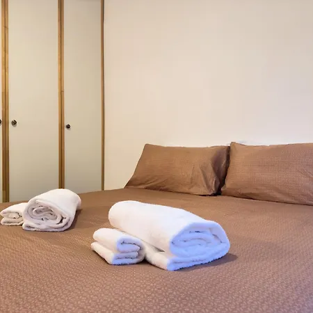 Isola District Apartment *