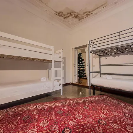 Isola District Apartman *